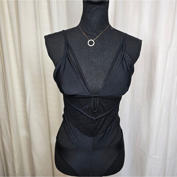 Sexy Black Lace Cutout Swimsuit - Picture 8 of 14